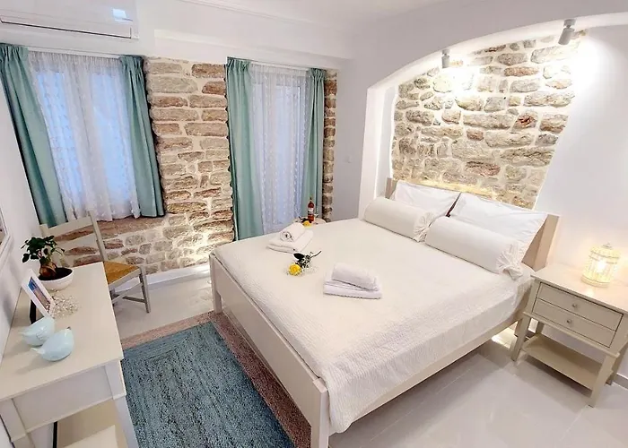 Mouses Erato Apartament