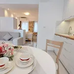 Mouses Erato Вати