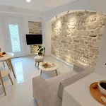 Mouses Erato Апартаменты Вати