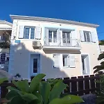 Mouses Erato Апартаменты