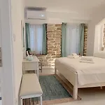 Апартаменты Mouses Erato Вати