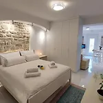 Mouses Erato
