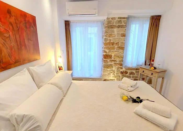 Mouses Erato Vathy (Ithaca)